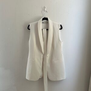 Zara Women's White Sleeveless Vest